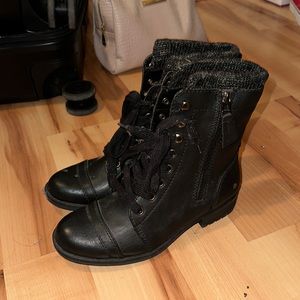 Combat boots - like new